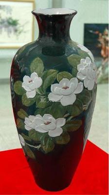 木兰浮雕花瓶